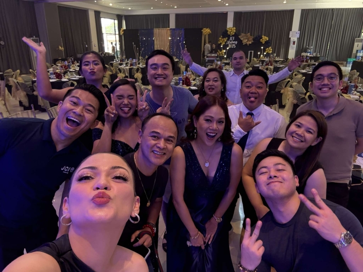 received_1736994493555575-705x529